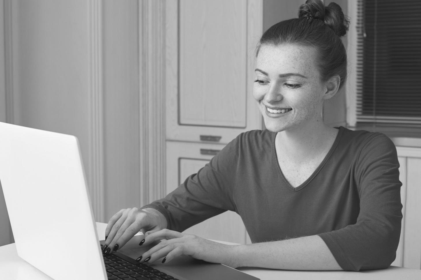 Groupe de professionnels collaborant sur analyse financière